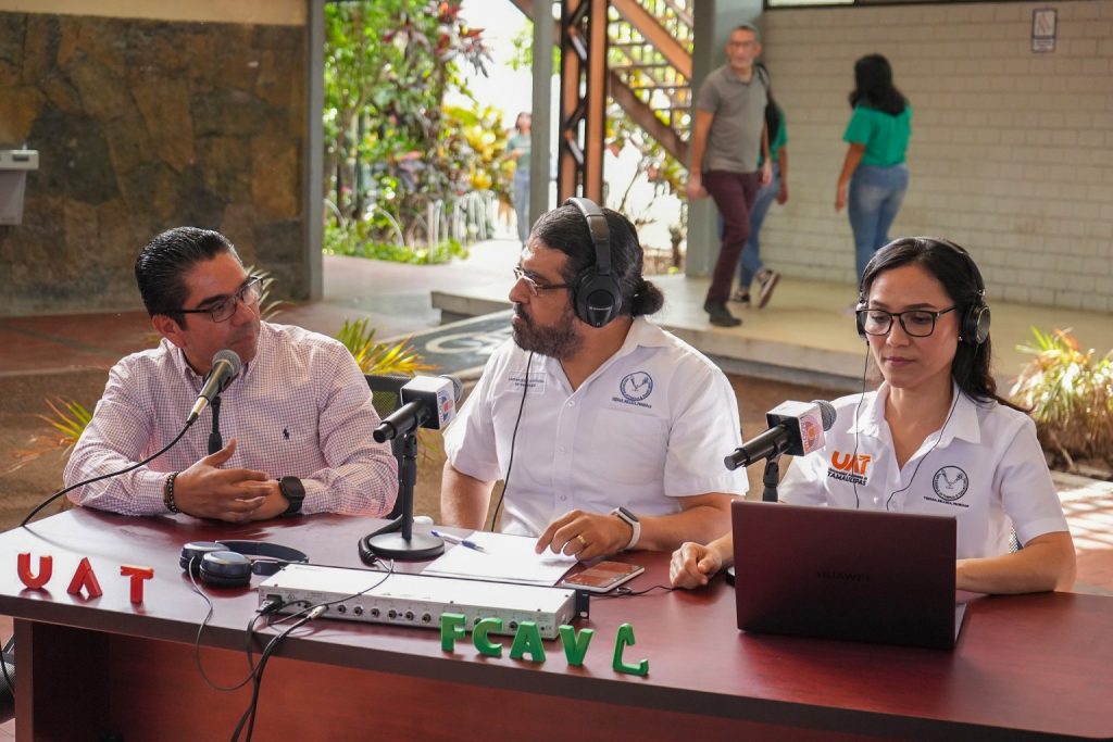 3-sep-U-1-Lanzan-el-programa-UAT-en-Vivo-en-el-Centro-Universitario-Victoria