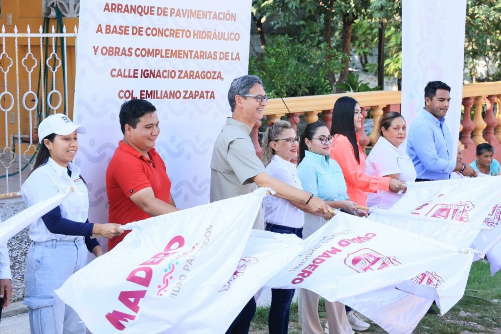 3-sep-Z-2-Erasmo-Gonzalez-arranca-3-obras-mas-de-pavimentacion-con-concreto-hidraulico-1536x1023