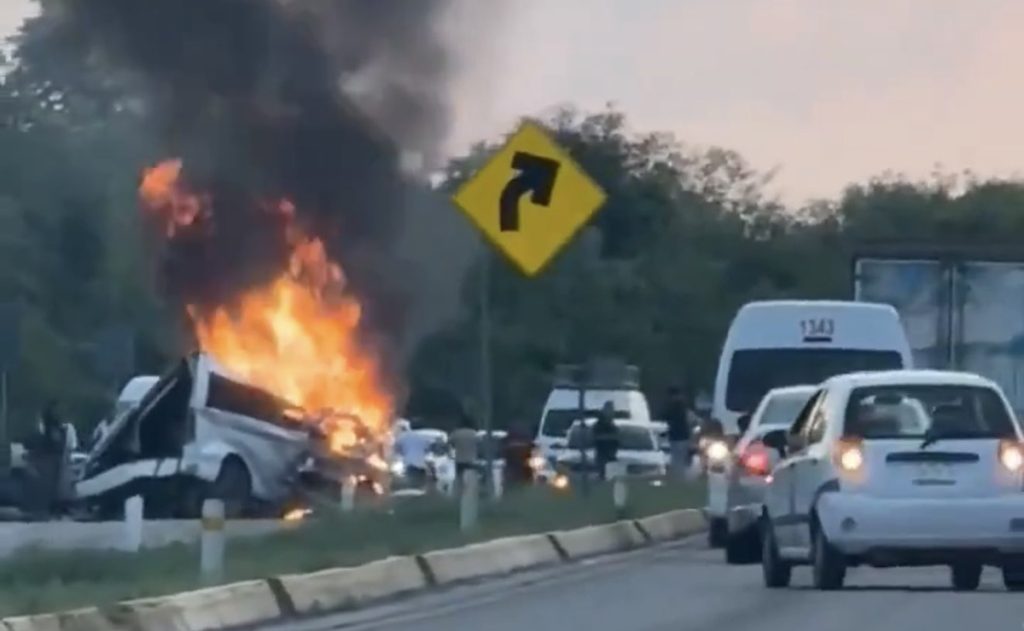 choque-multiple-sobre-la-carretera-federal-merida-campeche