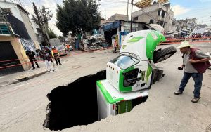 socavon-camion-refresquero-cuartoscuro-14092025