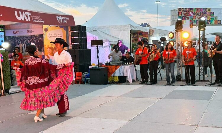 La-UAT-comparte-su-espiritu-universitario-en-la-Feria-Tamaulipas-2025-1-750x450