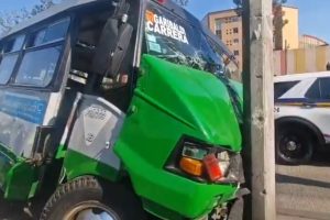 choque-microbus-paseo-de-la-reforma-25oct25-1536x1024