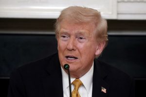 Trump dice que carteles "gobiernan México" pero que respeta a la presidenta Sheinbaum