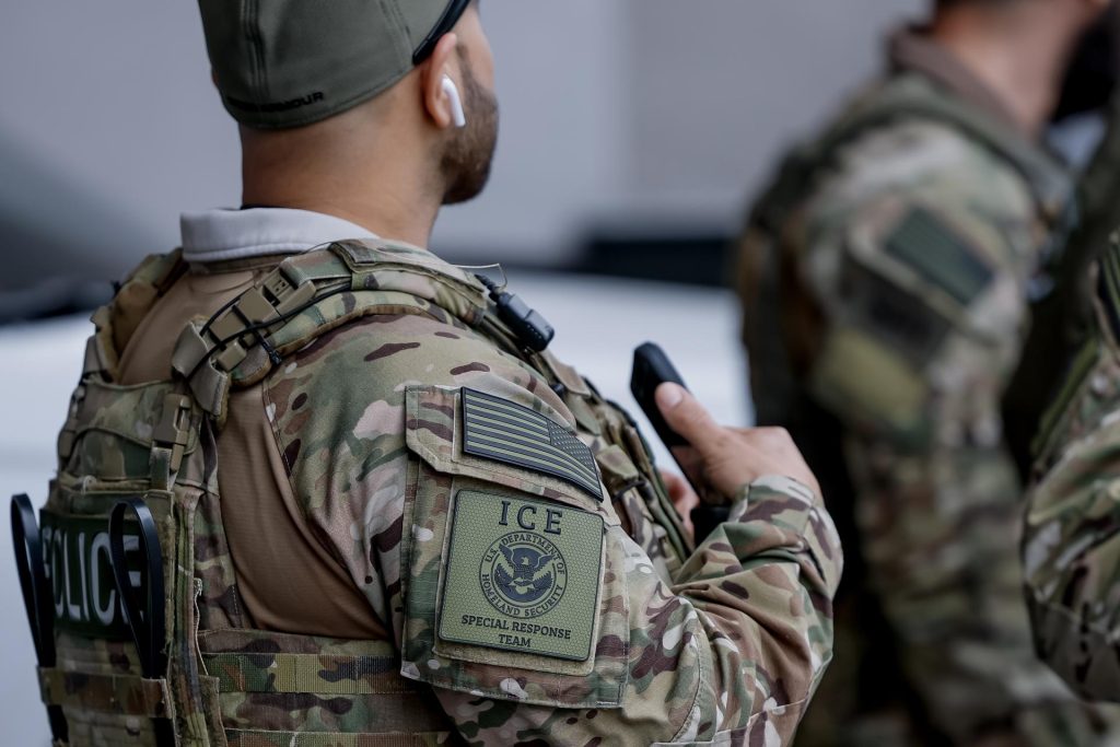 Los Dodgers dicen que negaron permiso a agentes de ICE para usar su estacionamiento