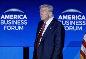 Trump reitera que pondrá a prueba armas nucleares en "igualdad de condiciones"