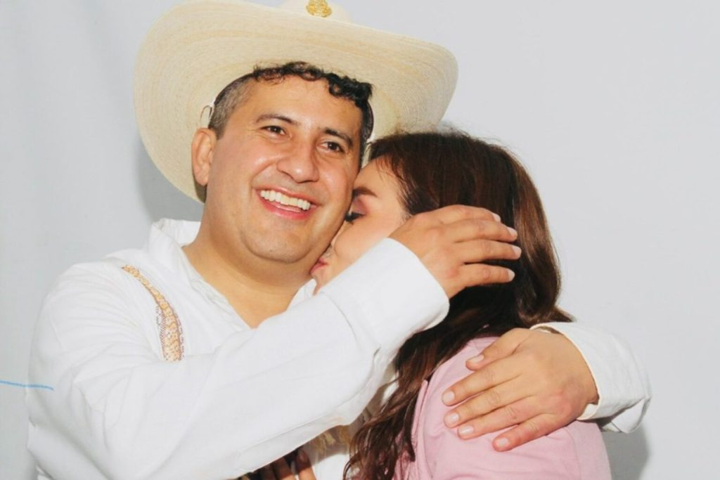 carlos-manzo-grecia-quiroz-carlos-manzo-uruapan-michoacan-1536x1024