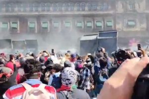 vallas-palacio-nacional-marcha-generacion-z-cdmx-1536x1024