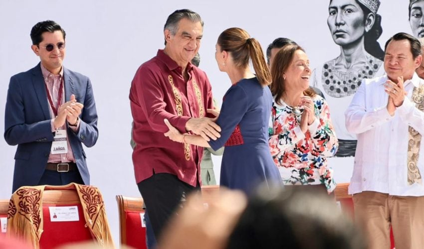 313-2025.-Acompana-Americo-a-la-presidenta-Sheinbaum-en-celebracion-de-7-anos-de-la-4T-29-850x500