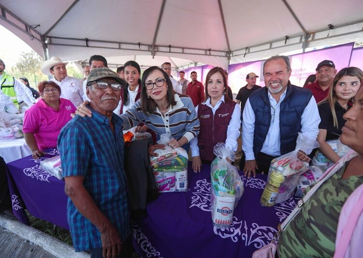 Gomez-Farias-recibe-la-Brigada-‘Transformando-Familias-del-DIF-Tamaulipas-1-750x533