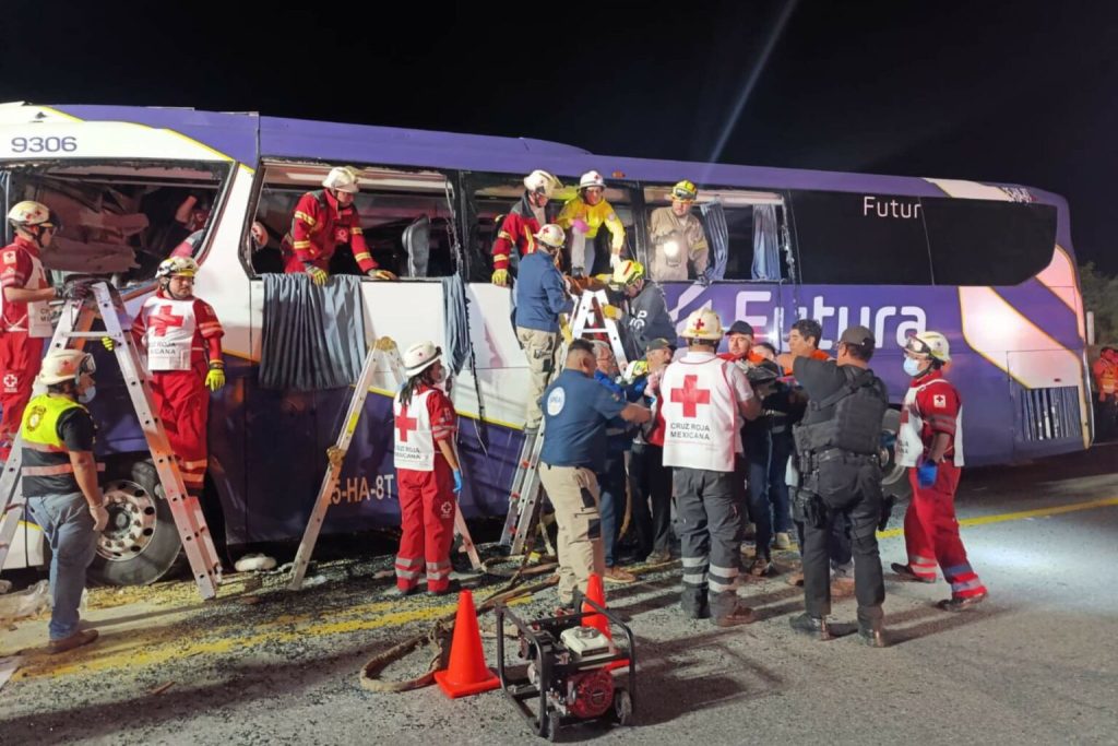 choque-autobus-tractocamion-carretera-federal-83-tamaulipas-1536x1024