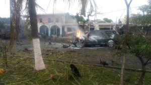 explosion-de-auto-bomba-en-coahuayana-deja-dos-muertos-y-diez-heridos-1536x864