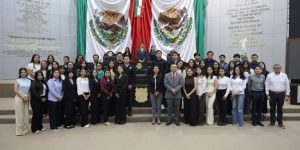 Impulsan-estudiantes-de-la-UAT-en-el-Congreso-propuesta-que-contribuye-en-la-modernizacion-del-transporte-publico-750x375